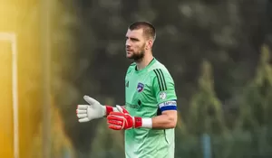 Ajax Amsterdam Kejutkan Publik dengan Transfer Maarten Paes, Kiper Timnas Indonesia Pulang ke Belanda
