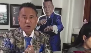 Hotman Paris Siap Beri Bantuan Hukum Gratis kepada Penjual Es Gabus Pak Sudrajat