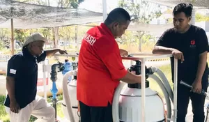Tak Sekedar Bantuan, Relawan PMI Jember Transfer Ilmu Klorinasi di Lokasi Bencana Pidie Jaya untuk Jaga Kualitas Air Bersih