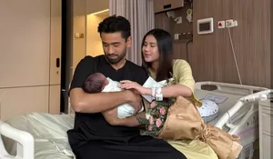 Welcome Baby Aydrean! Redza Rosli dan Bella Hanna Resmi Jadi Orang Tua Pasca Si Sulung Lahir