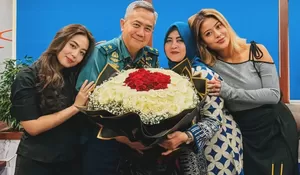 Rayakan Hari Ulang Tahun sang Ayah yang ke-58, Awkarin: Pahlawanku, Panutan Selamanya, dan Laki-Laki Pertama yang…
