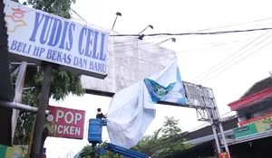 Banner dan Spanduk Ilegal Masih Banyak Terpasang, Satgas Infrastruktur Tata Ruang Pemkab Jember Langsung Bergerak