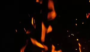 Uang Tabungan Rp10 Juta Ikut Terbakar, Kisah Sedih Kakek Rasil di Polewali Mandar yang Kehilangan Tabungan Seumur Hidup