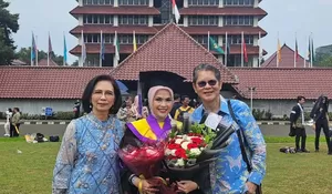 Selamat! Putri Sulung Dokter Boyke Telah Lulus Kuliah S2 di Universitas Indonesia, Berharap Sang Anak Bekerja di…
