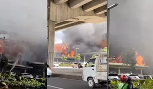 Mall Ciputra Cibubur Bekasi Terbakar, Damkar Kota Bekasi Kerahkan 2 Unit Mobil Pemadam Kebakaran