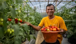 Jejak Sunyi Wahyudin di Kalongliud Bogor: Dari Sarjana Akuntansi hingga Mengubah Lahan Terlantar Jadi Harapan Baru Desa