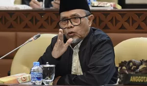 Kritik DPR RI Terhadap Skema Subsidi KRL Jabodetabek Berbasis NIK