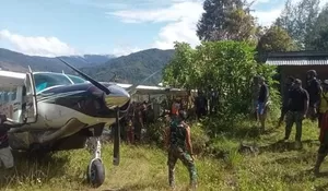 Pesawat Smart Air Aviation Cakrawala Tergelincir di Landasan Pacu Intan Jaya, Tidak Ada Korban Jiwa