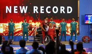 Priambodo Atmaji Raih Emas dan Pecahkan Rekor di Peparnas XVII Solo 2024 Cabang Para Angkat Berat