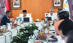 Di Tengah Efisiensi Anggaran, Gus Ipul Pastikan Bansos Tetap Berjalan Tanpa Ada Pengurangan   