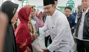 Safari Ramadan di Surakarta, Mensos Gus Ipul Salurkan dan Tekankan Pemanfaatan Bansos yang Tepat 