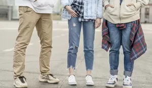 4 Ide Outfit Santai ke Kampus Ala Gen Z yang Tetap Modis dan Nyaman