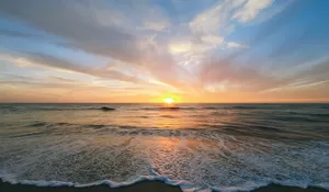 5 Pantai dengan Sunset Terbaik di Indonesia yang Wajib Dikunjungi