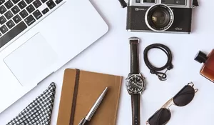 5 Barang Wajib Favorit Gen Z yang Selalu Dibawa Saat Traveling