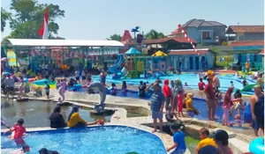 Umbul Pelem Waterpark, Wisata Keluarga di Klaten Jawa Tengah yang Menyenangkan untuk Liburan Anak-anak, Air Kolam Segar Bebas Kaporit