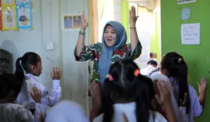 Miris, Gaji Guru Lebih Kecil dari Pegawai SPPG, Anggaran MBG Jadi Sorotan