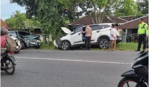 Kronolgi Lengkap Kecelakaan Toyota Rush vs Isuzu Panther di Ngadirojo Wonogiri, 2 Orang Terluka