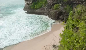 8 Pantai yang Cantik dan Eksotis di Gunungkidul Yogyakarta untuk Wisata Akhir Pekan Bersama Keluarga, Gak Bakal Nyesel Piknik ke Bumi Handayani