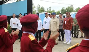 Prabowo Tiba di Sekolah Rakyat 9 Banjarbaru, Sambut Yel-yel dari Siswa dan Tinjau Fasilitas Sekolah