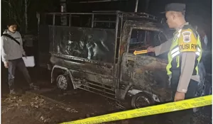 Kronologi Mobil Suzuki Pick Up Terbakar di Paranggupito Wonogiri, Diduga Akibat Korsleting Listrik