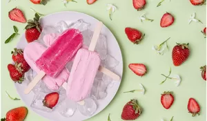 Dijual Rp 5 Ribu Auto Laris! Ice Lolly Strawberry Ide Jualan Takjil Bulan Puasa Ramadhan 2026, Cek Resepnya di Sini Ya!