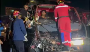 Kecelakaan Truk Bak Kayu Vs Truk Dump di Ceper Klaten, Evakuasi Sopir Dramatis, Berawal dari Putar Balik Arah