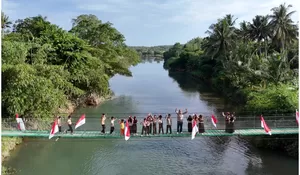 Jembatan Gantung Cipalebuh Garut Jawa Barat, Jalan Baru Menuju Sekolah, Sawah, dan Tempat Ibadah