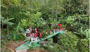 Jembatan Gantung Cisurupan Garut Hadir, Pelajar Tak Lagi Bolos Sekolah karena Terhadang Banjir