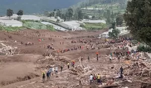 Ikut Menyaksikan Proses Evakuasi, Bocah di Cisarua Bandung Barat Ini Sebut Ada 15 Orang Temannya Tertimbun Longsor