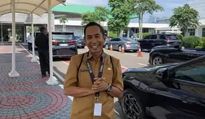 VIRAL! 23 Tahun Mengabdi jadi Guru Honorer, Pak Ribut Digaji Rp25 Ribu per Bulan, Ungkap Alasan Bertahan Walau Gaji Tak Cukup