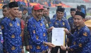 Di Bawah Guyuran Hujan, 5.486 Honorer Provinsi Aceh Tersenyum Terima SK PPPK Paruh Waktu dari Mualem, Sebegini Estimasi Gaji per Bulannya