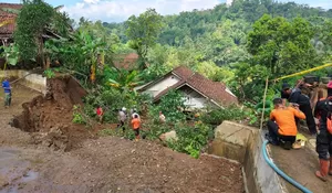 Longsor Timpa Rumah Warga di Sindangkasih Ciamis, 1 Orang Meninggal Dunia