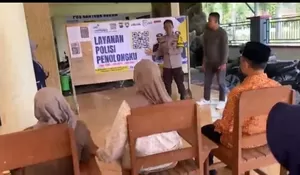 Bhabinkamtibmas Desa Pancakarya Sosialisasikan Layanan Polisi Penolongku kepada Warga Desa Pancakarya.