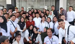 Gus Ipul Kunjungi SRMP 1 Deli Serdang, Haru Dengarkan Curhat Orang Tua Siswa