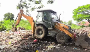 Sampah Menggunung di Pasar Kambing, Dinas Lingkungan Hidup: “Bukan TPA, Hanya TPS!”