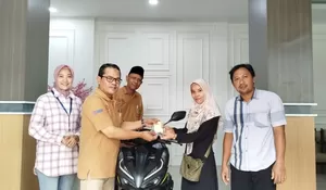 Kejutan Besar! Ibu Rumah Tangga di Rembang Bawa Pulang Honda Vario dari Jalan Sehat Kemenag