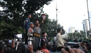 Mensesneg Terima Aspirasi Mahasiwa: Pemerintah Perjuangkan Pendidikan yang Terjangkau