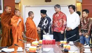 Gus Yasin Sambut Bhante Thudong: Simbol Toleransi dan Harmoni Umat Beragama di Jateng