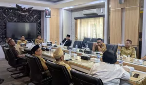 Bupati Rembang Larang HP Saat Rapat: Fokus, Jangan WhatsApp-an!