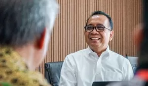 Menko Pratikno Ungkap Bahaya Scrolling Medsos Bagi Anak Muda, Bisa Picu Kebiasaan Berpikir Pendek