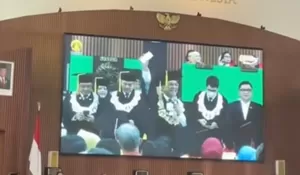 Viral Video Rektor UI Challenge Kumpulkan Uang Saat Wisuda: Mari Kita Raih Rp8 Miliar