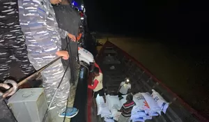 Tiba di Aceh: KRI SSA-378 TNI AL Distribusikan 10 Ton Bantuan ke 5 Desa Terisolir Pascabencana