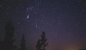 Hujan Meteor Geminid Bisa Disaksikan dari Rembang, Puncaknya Malam Ini hingga Dini Hari