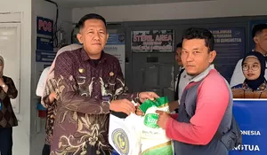 Lapas Kelas III Gunungtua Bagikan Bansos Kepada Keluarga WBP dan Masyarakat