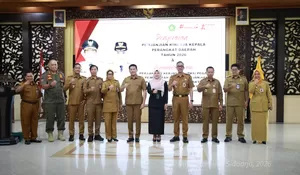 Penyerahan Mobil Pickup Beserta Unit Stamper Untuk Percepat Penanganan Jalan Rusak