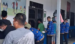 Petugas Lapas Gunungtua Lakukan Penggeledahan Kamar Hunian Warga Binaan