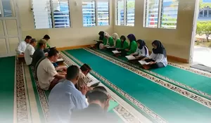 Warga Binaan Lapas Padangsidimpuan Tadarus Al-Quran di Masjid Al-Ikhlas, Didampingi Peserta Magang Kemnaker dan Mahasiswa