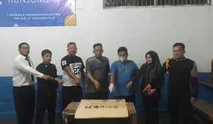 Kalapas Gunungtua dan Jajaran Lakukan Penggeledahan Blok Hunian WBP