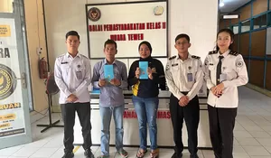 Perkuat Sinergi Pemasyarakatan, Lapas Muara Teweh Bersama Bapas Muara Teweh Laksanakan Pembebasan Bersyarat Dua Warga Binaan