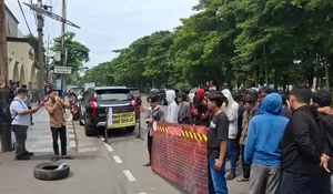 Aksi di Kejati Jatim, SPM Minta Husnul Huluk Diperiksa dan Mundur dari PJU